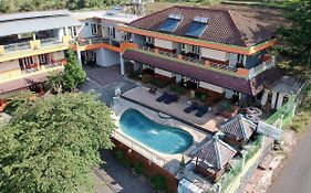 Villa Panderman Indah